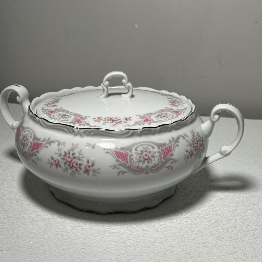 Vintage STYLE HOUSE Fine China Japan POMPADOUR Round Covered Vegetable Bowl Dish